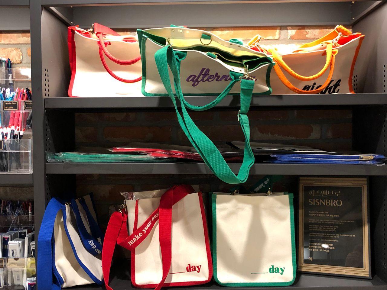 Euljiro Arc.N.Book | Beautiful tunnel made of walls filled with books!